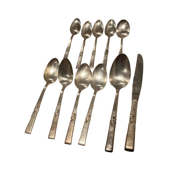 Community Coronation serving spoon,‎ 4 teaspoons, 1 butter knife, sugar spoon - Picture 1 of 6